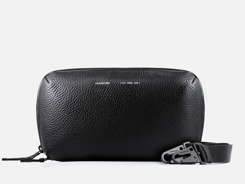 バッグ Grams28 / 132 Essential Case Pro Black 132 Essential Case Pro - GRAMS28